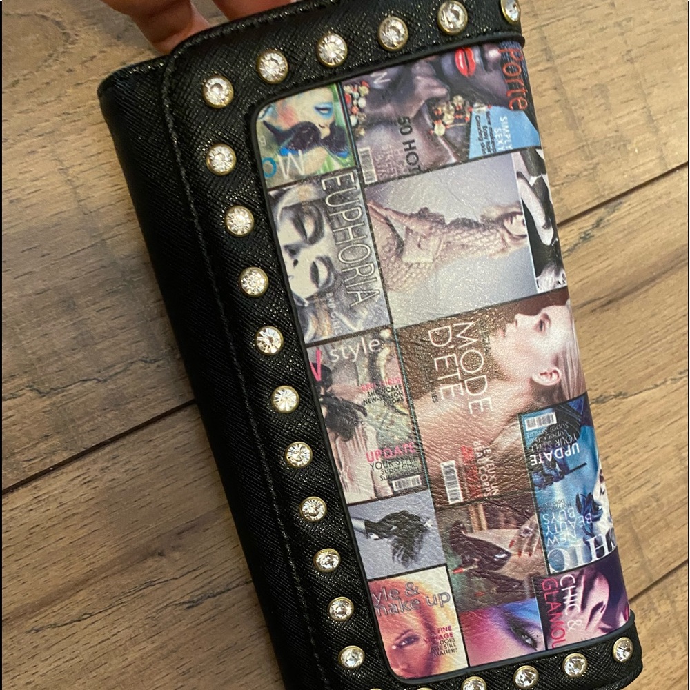 Magazine cover wallet
